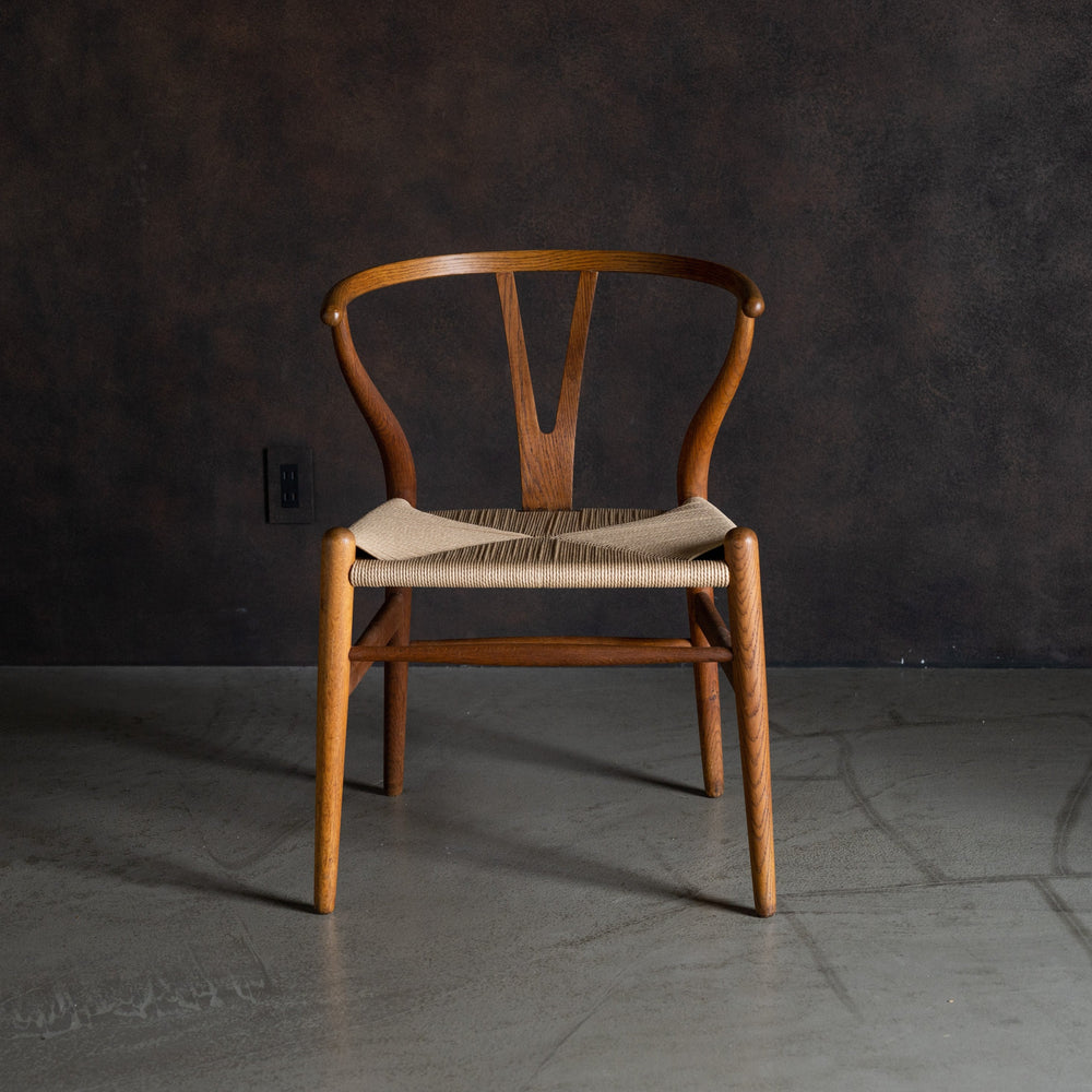Hans J. Wegner / Y Chair (Wishbone Chair)