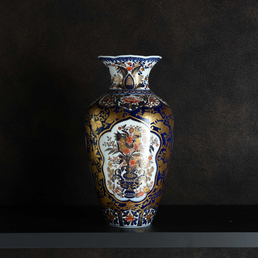 Finest Kinkakago Kikyobuchi Vase