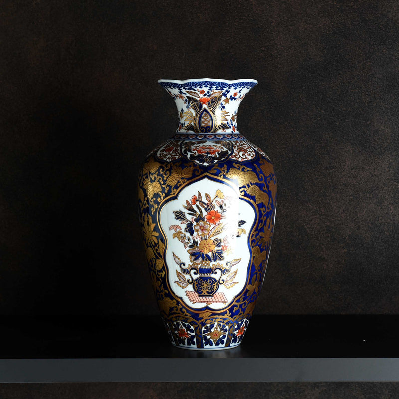Finest Kinkakago Kikyobuchi Vase