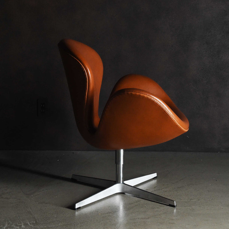 Arne Jacobsen / Swan Chair