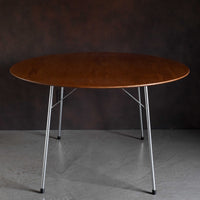 Arne Jacobsen/Roundtable